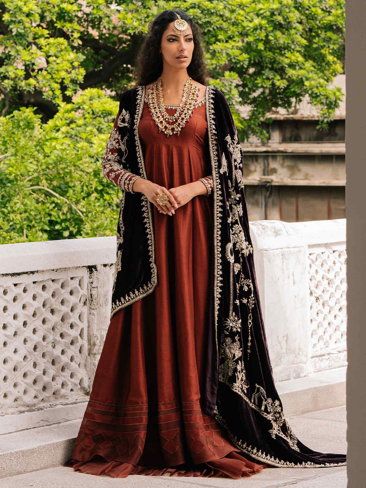 PESHWAS, LEHENGA & SHAWL